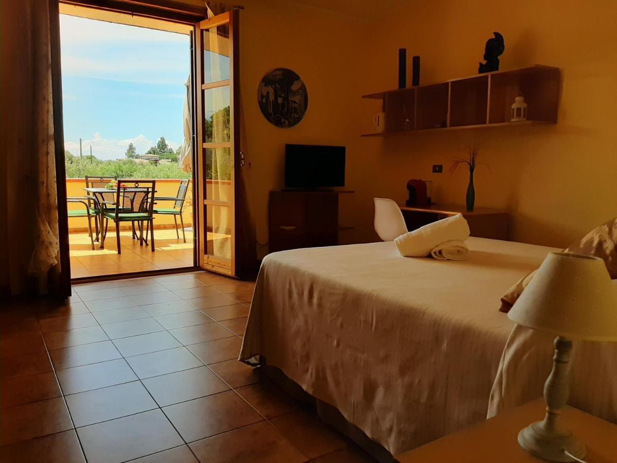 Bed and Breakfast Casanonnavittoria Терразини Экстерьер фото
